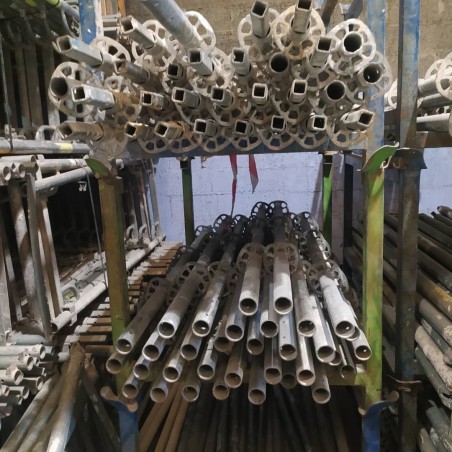Pies verticales para andamios – 2 m y 3 m en stock