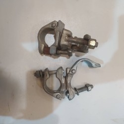 Brida giratoria 4,8x4,8 cm – Conexión flexible para andamios